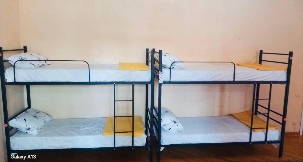 Olympic Hostel 耶烈万 外观 照片