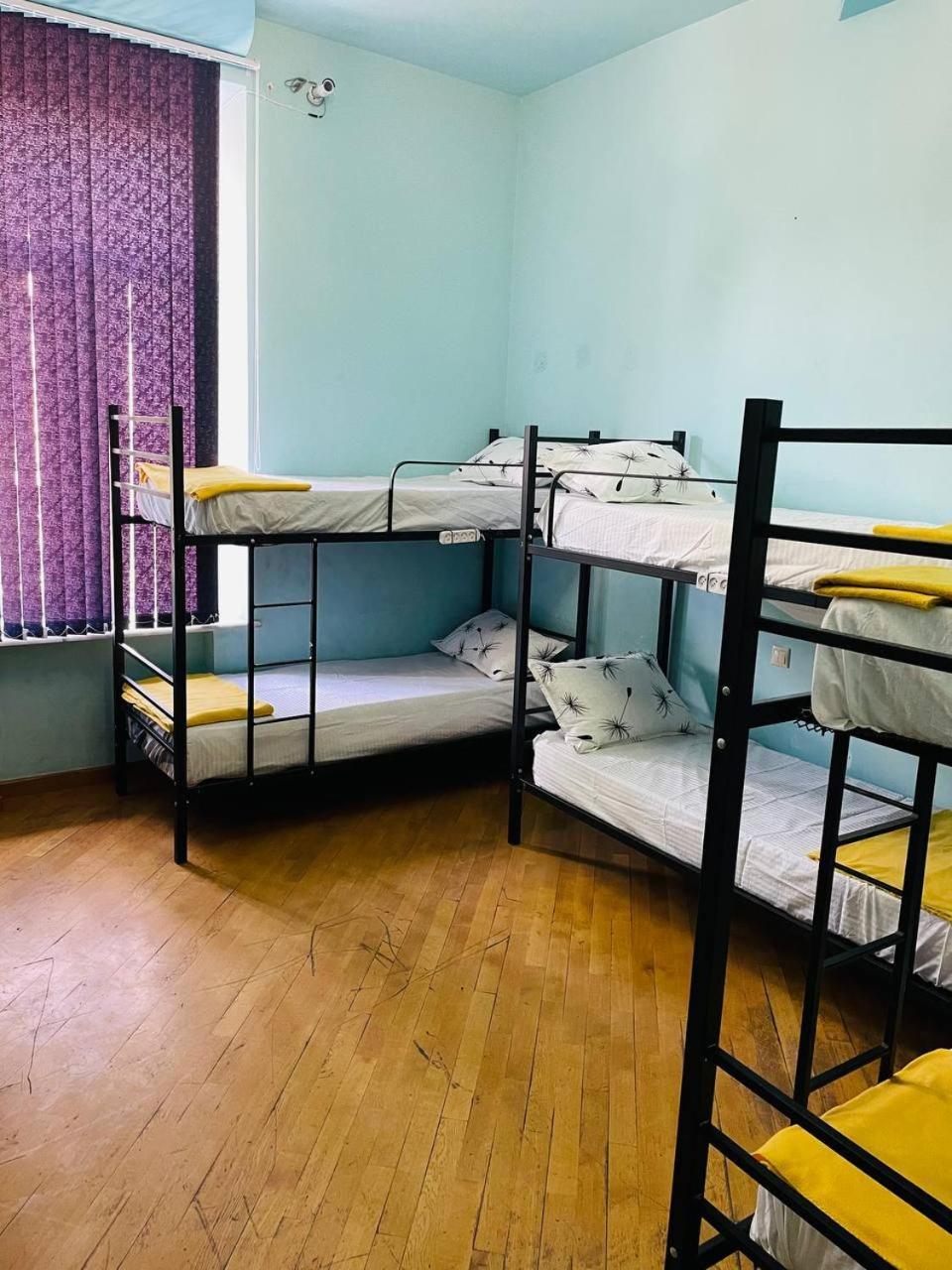 Olympic Hostel 耶烈万 外观 照片