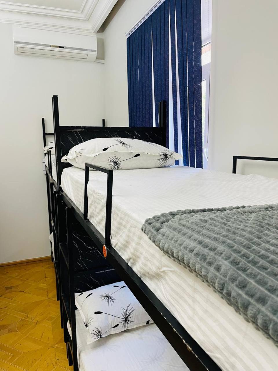 Olympic Hostel 耶烈万 外观 照片