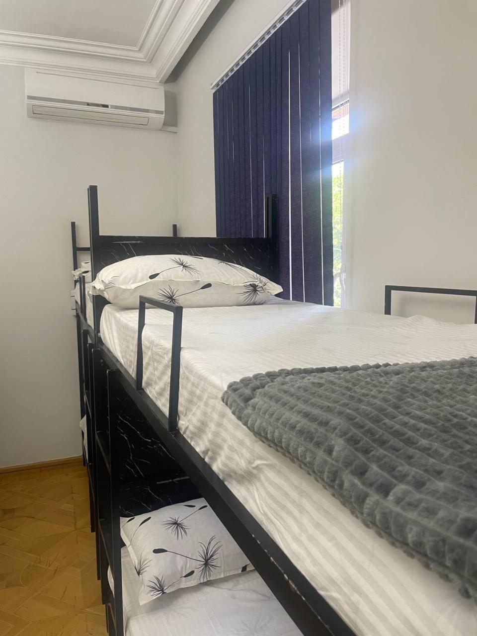 Olympic Hostel 耶烈万 外观 照片