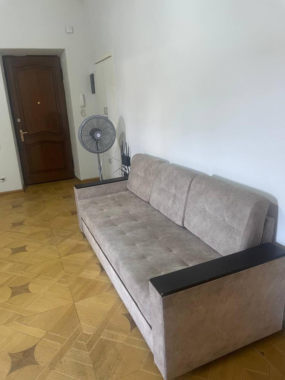 Olympic Hostel 耶烈万 外观 照片